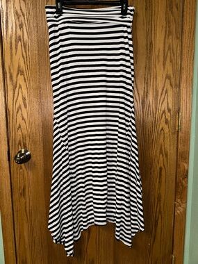 Promesa Black and White Asymmetrical Striped Skirt